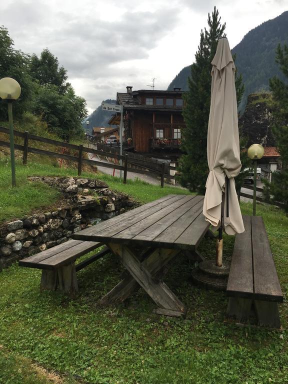 Ciasa Sot Croze Apartment Pozza di Fassa Luaran gambar