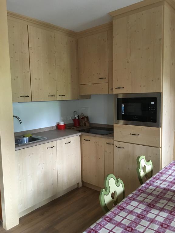 Ciasa Sot Croze Apartment Pozza di Fassa Luaran gambar
